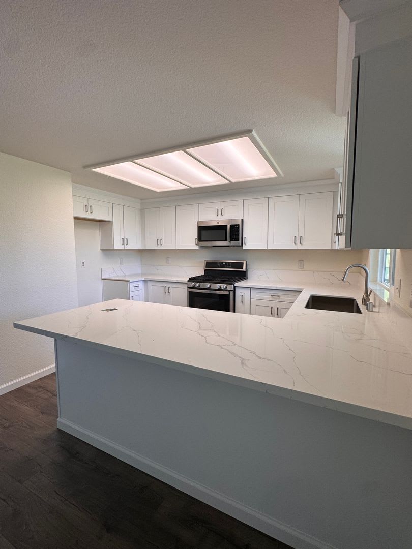 Beautifully Renovated Single-Story Home in Gated Lake of the Pines- single level huge lot! – photo 2