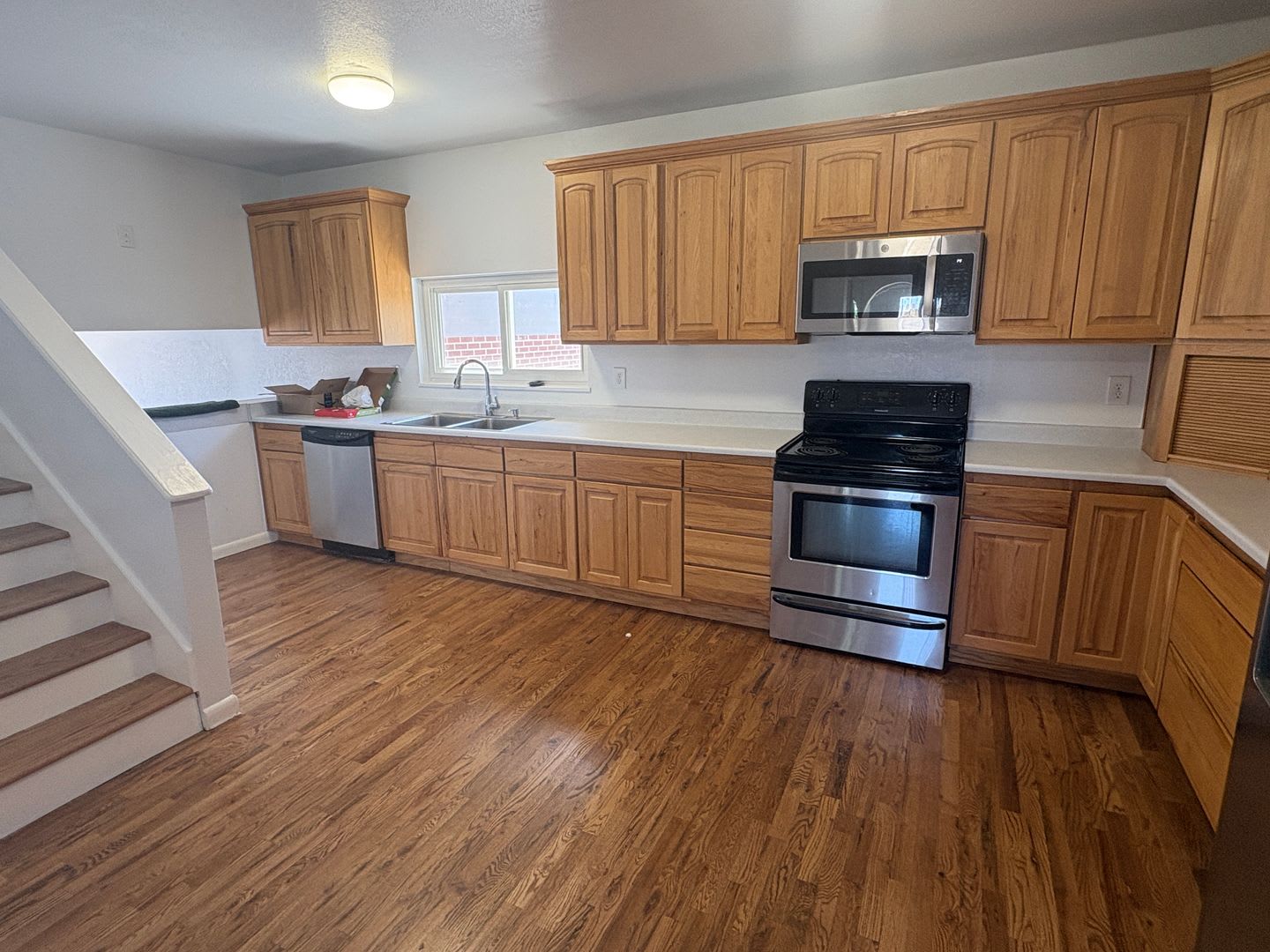Charming Ranch Home on Spacious Land – photo 2