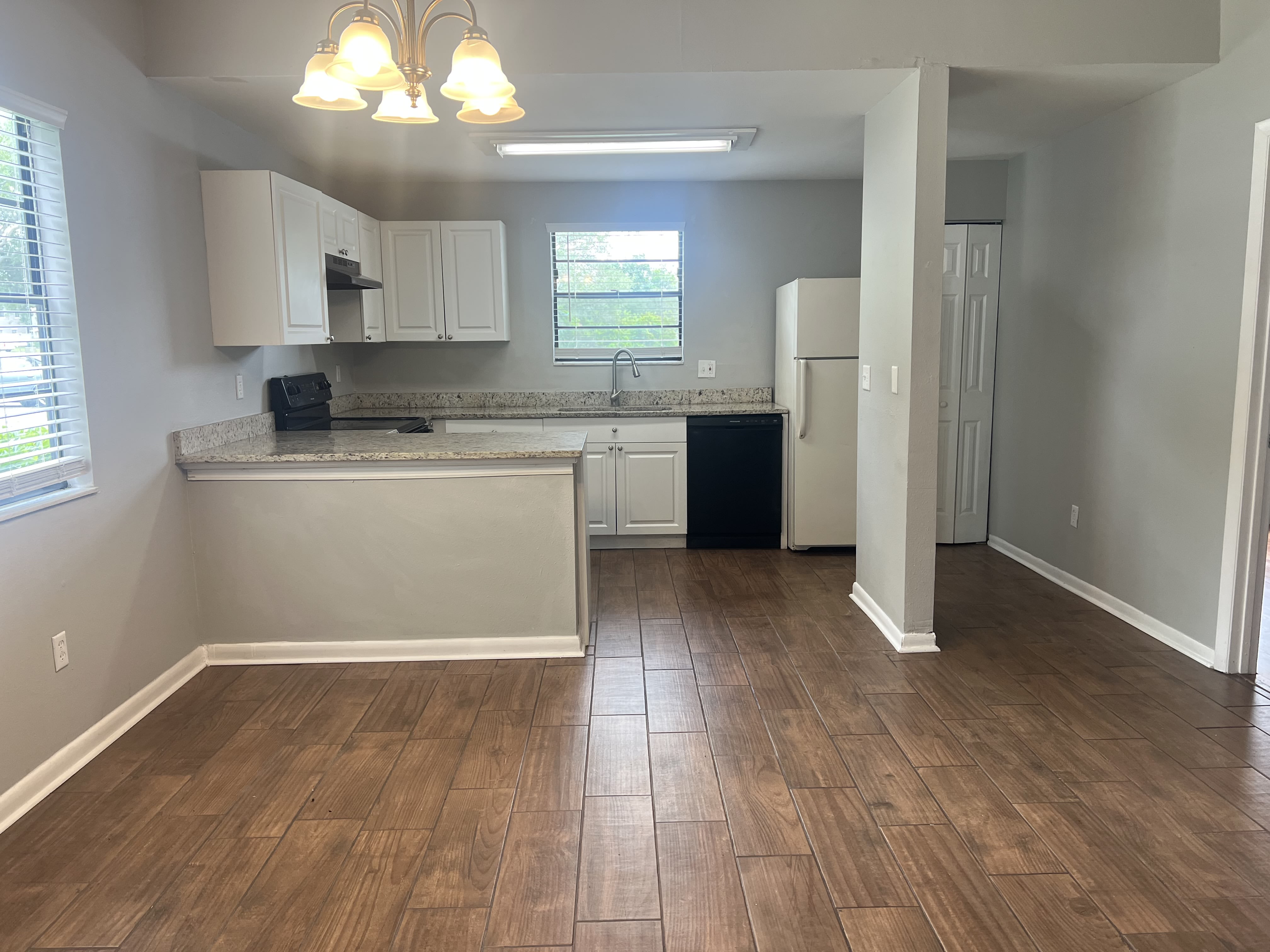 10101 Lake Oak Cir – photo 2