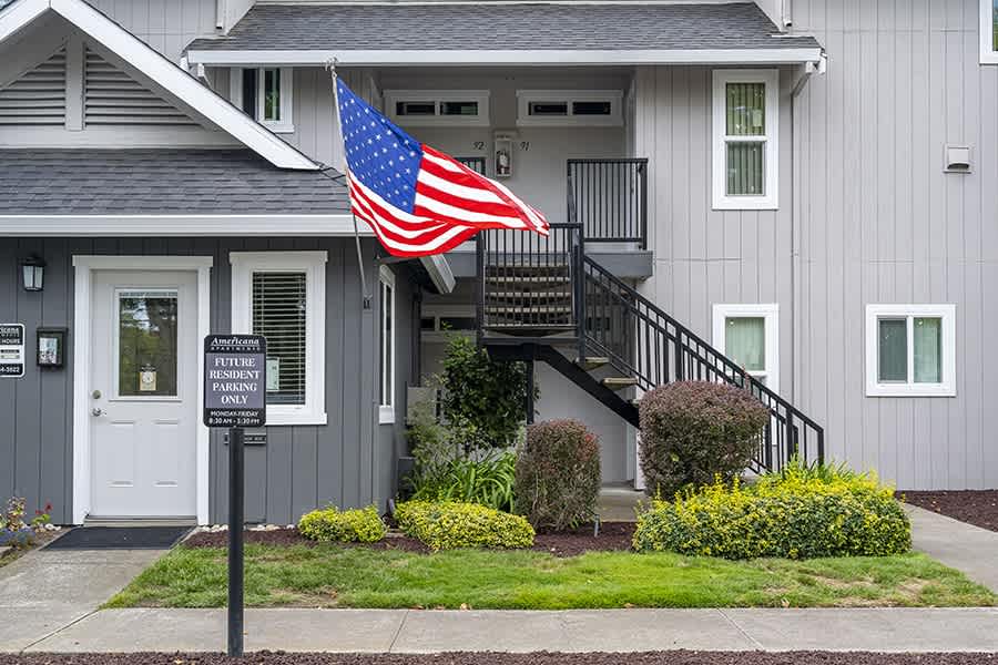 Americana Apartments – photo 2