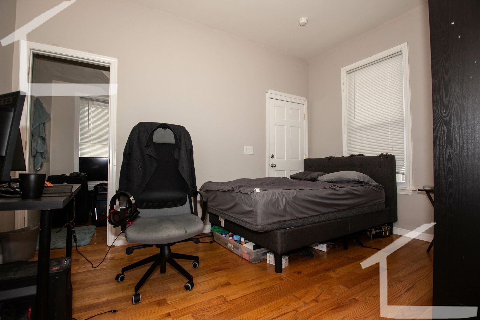 Charming 4 Bedroom-No Broker Fee – photo 3