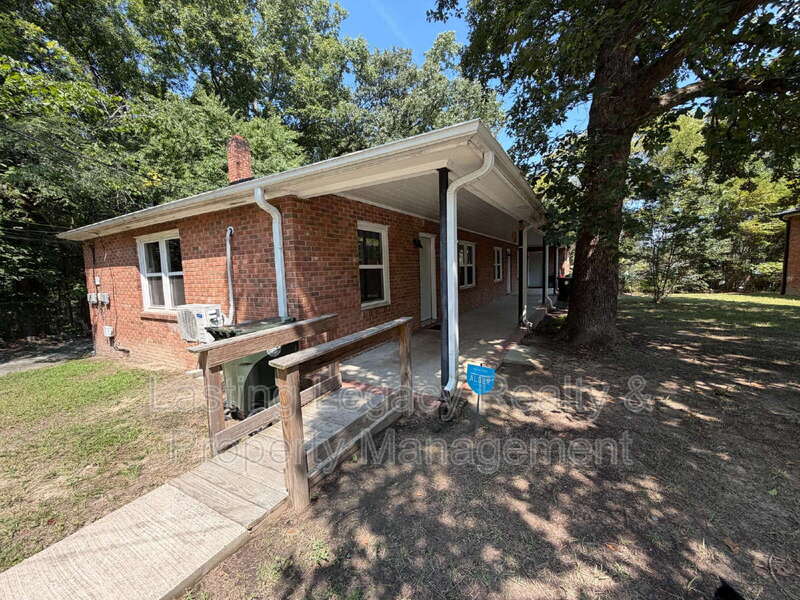 910 Marsh Street – photo 2