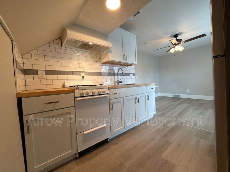 136 North 27th Street – photo 2