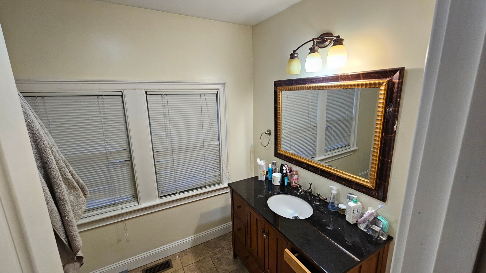 Renovated Apt Super Close Walk To Bc 1000 Awarded Upon Closing Move In By Aug 24Th Luxury Apt W Laundry In Unit – photo 5