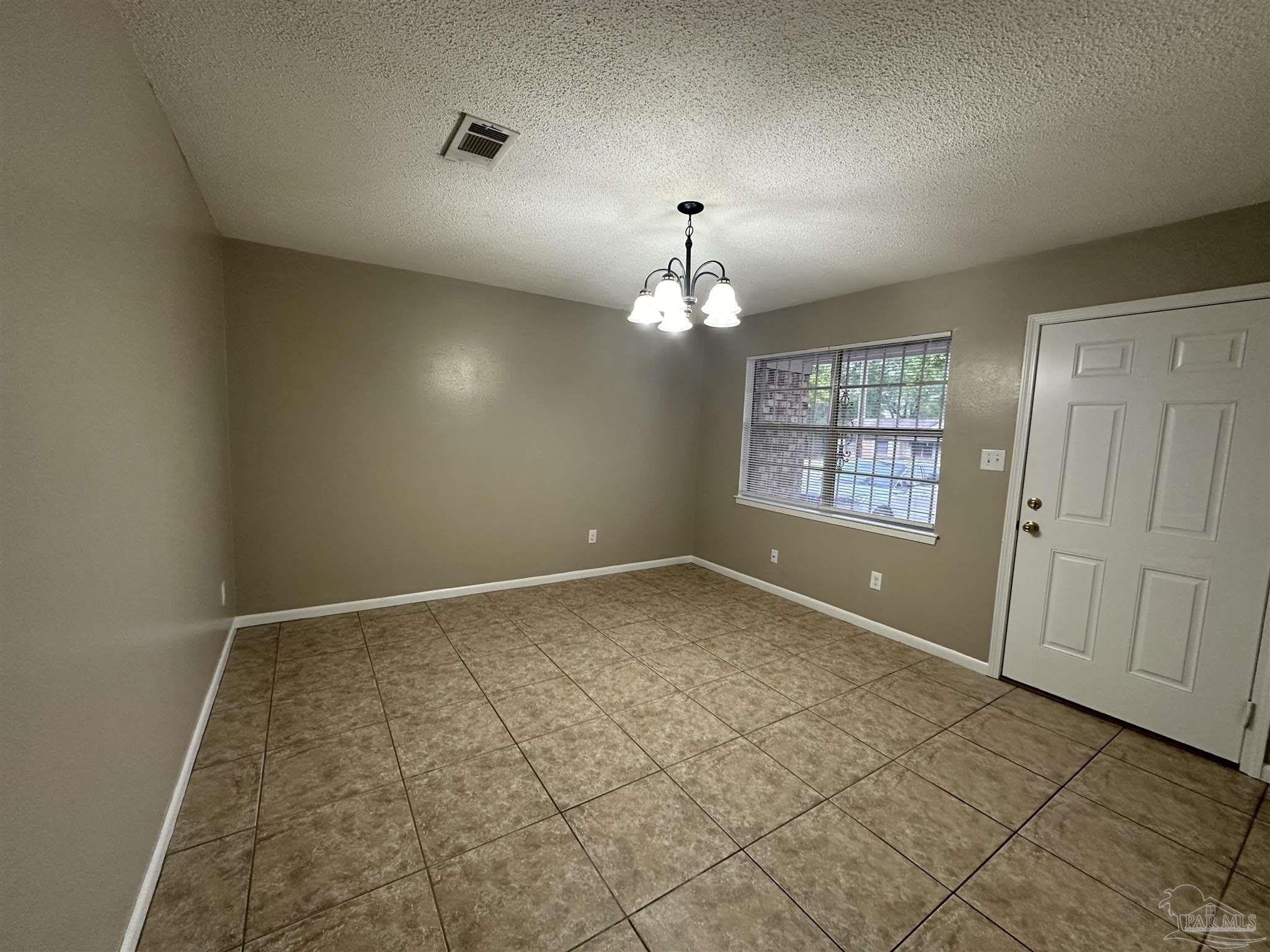 2810 Donley St – photo 2