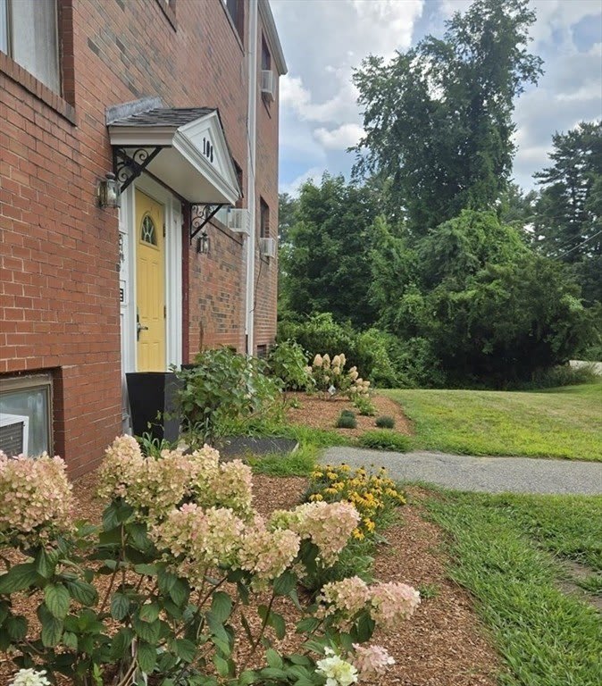 108 E Main St – photo 1