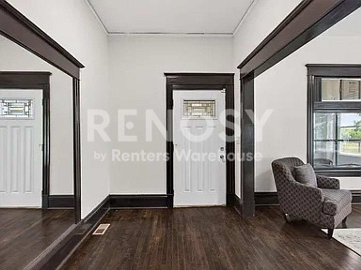 2BD/1BA Duplex in Minneapolis Available Now! – photo 4