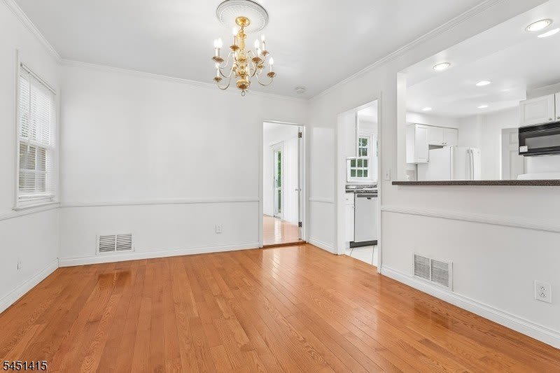 32 Locust Ave – photo 5
