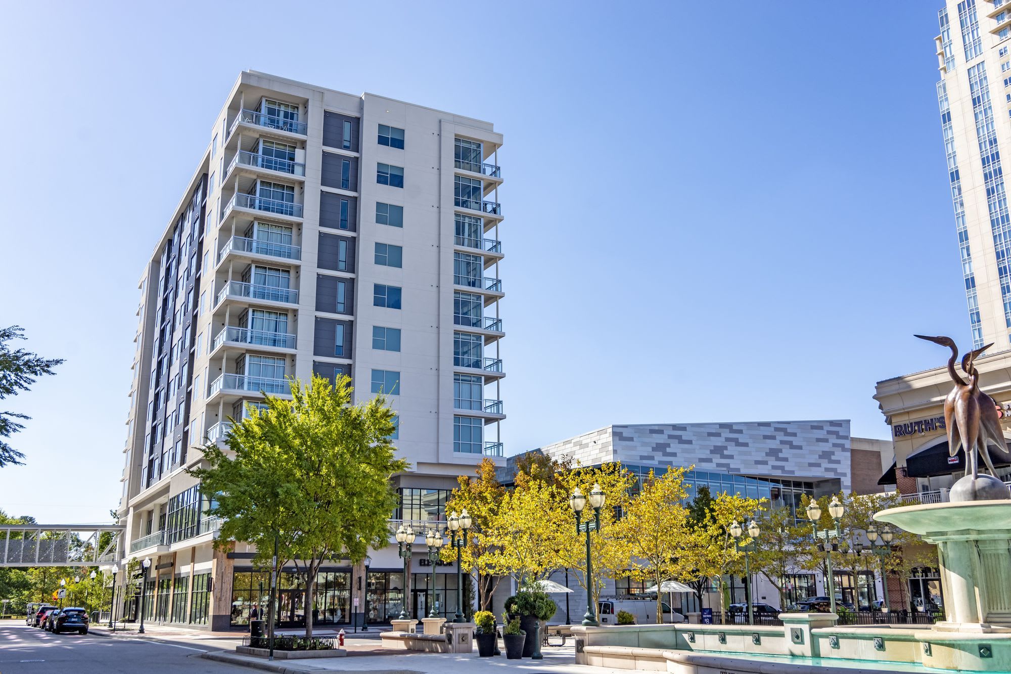 Premier Apartments – photo 3