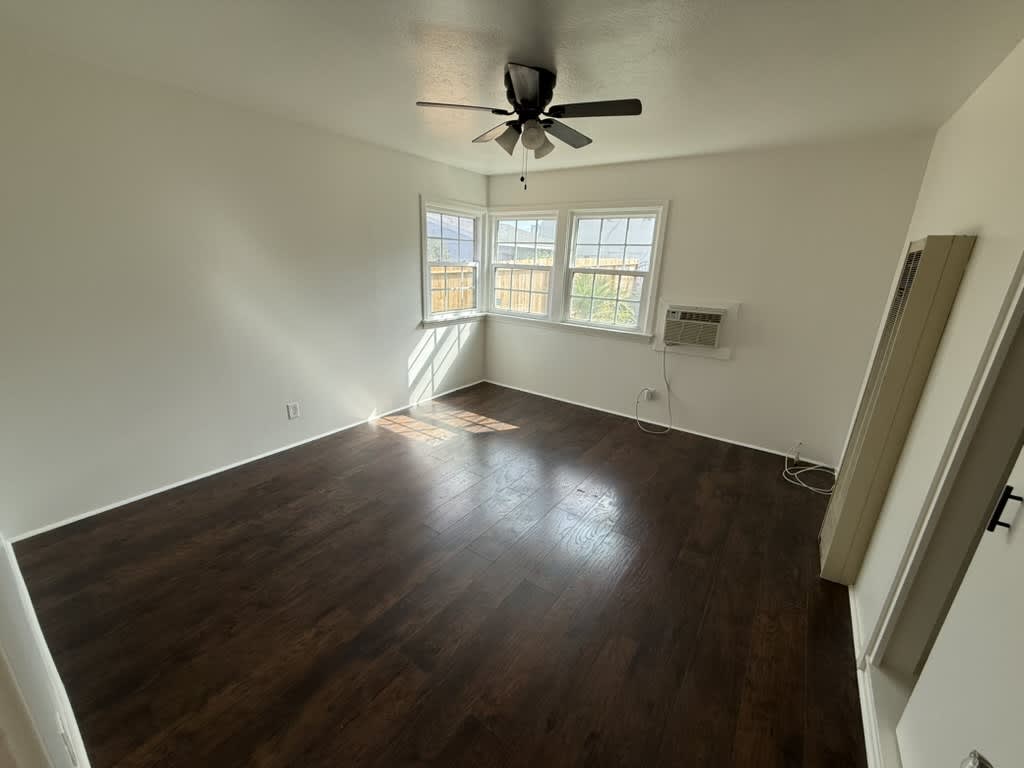 78 Oak St – photo 3
