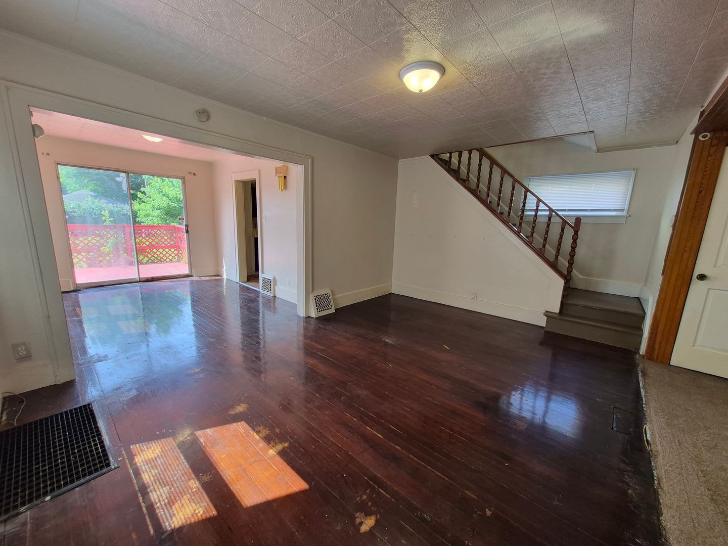 Updated 2 bed, 1 bath. – photo 5