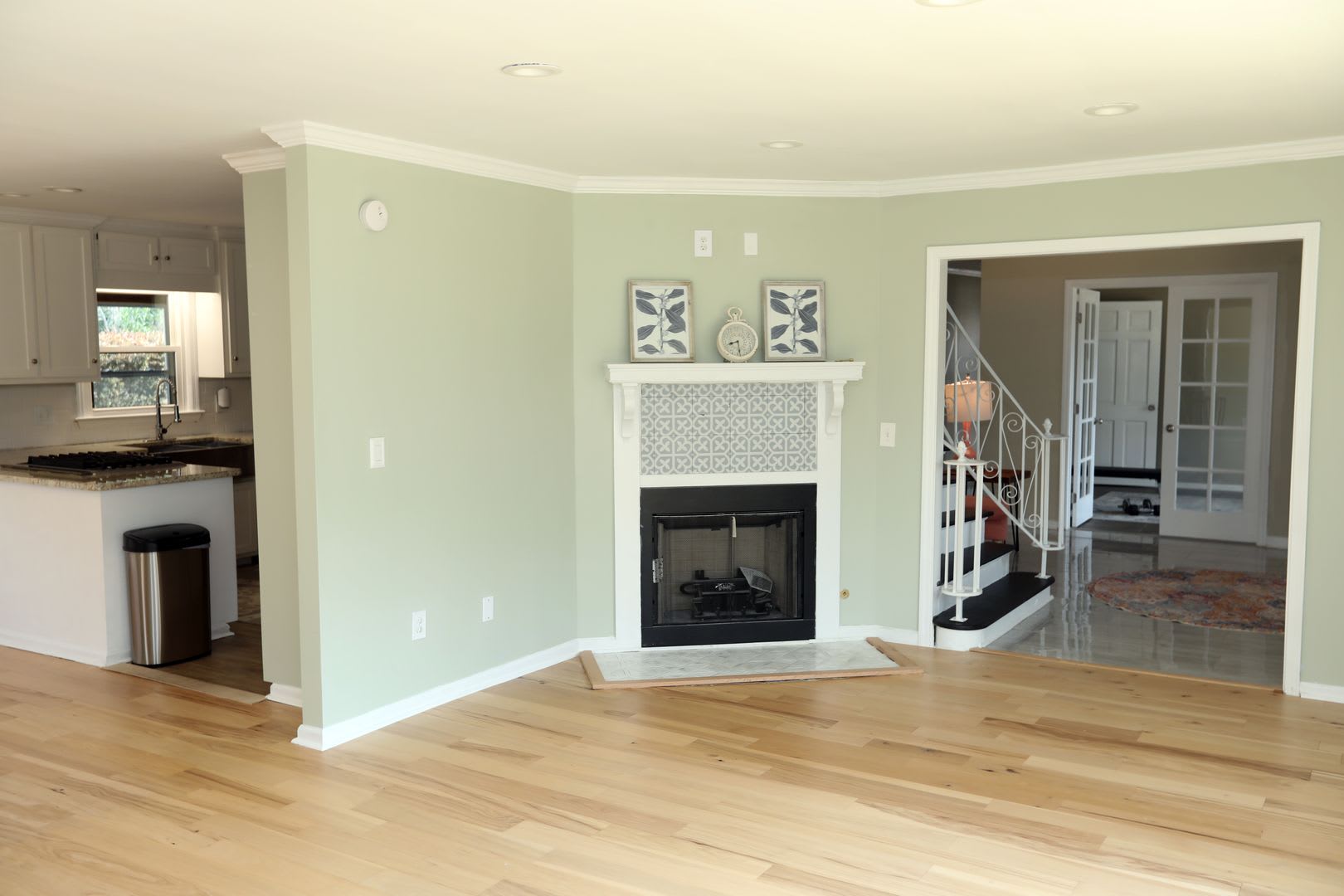 This Distinguished Five Bedroom Three Bathroom Residence Offers An Exceptional Combination Of Refined Living Spaces And Versatile Functionality – photo 3