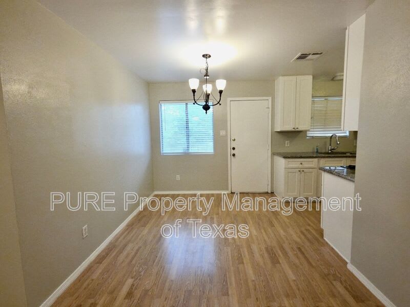 8508 Romney Rd – photo 5