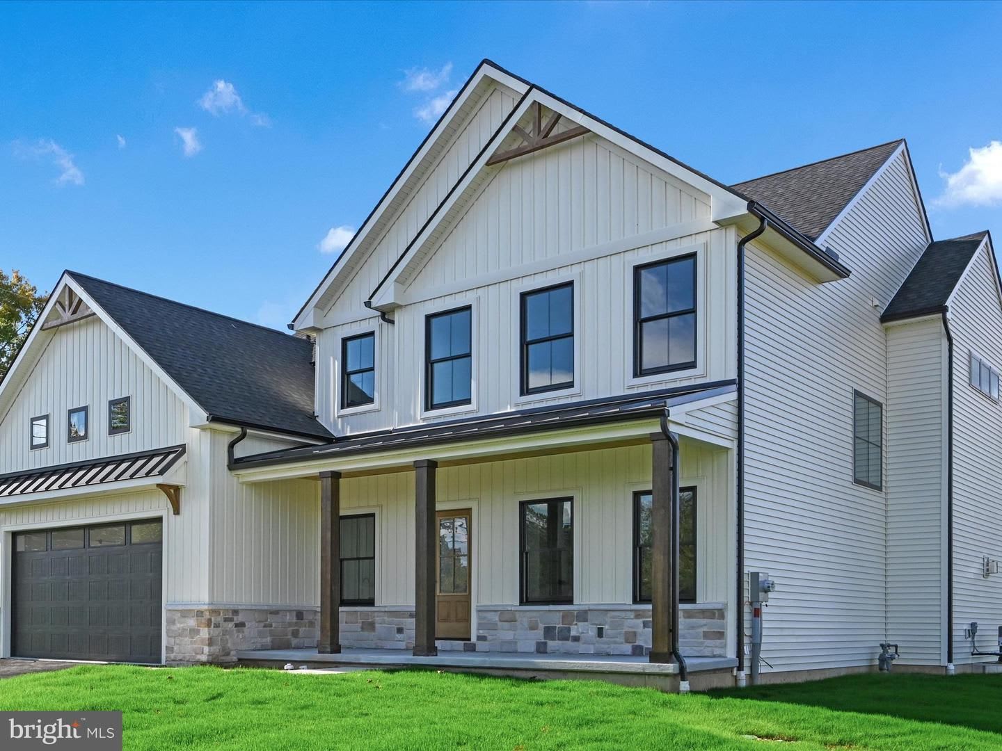 4 Bed 3.5 Bath Brand New Custom Home in East Petersburg – photo 3
