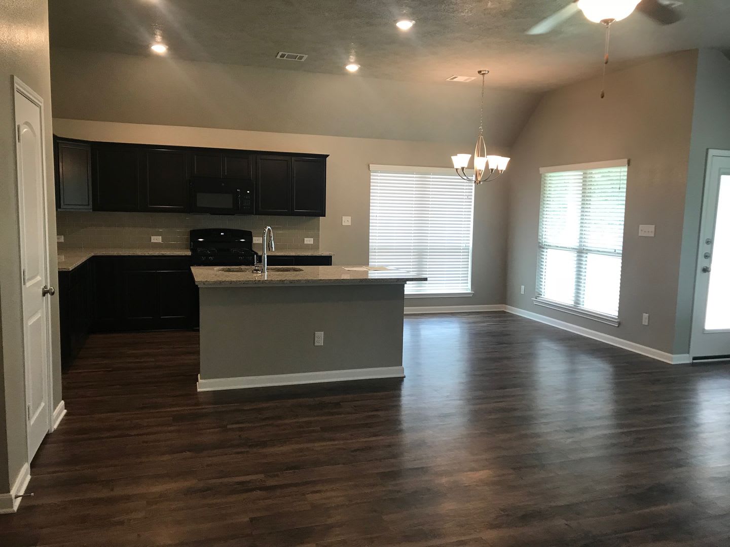 Spacious Single-Family Home Available Soon! – photo 2