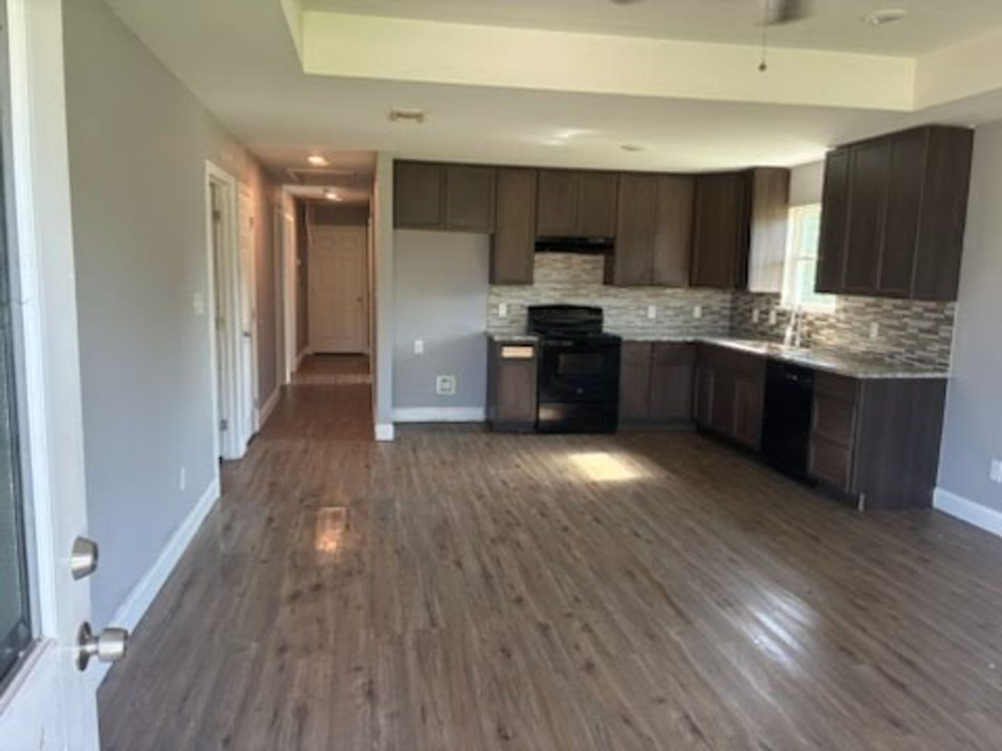 Modern 3 Bedroom / 2 Bathroom Home Built in 2022 – photo 3