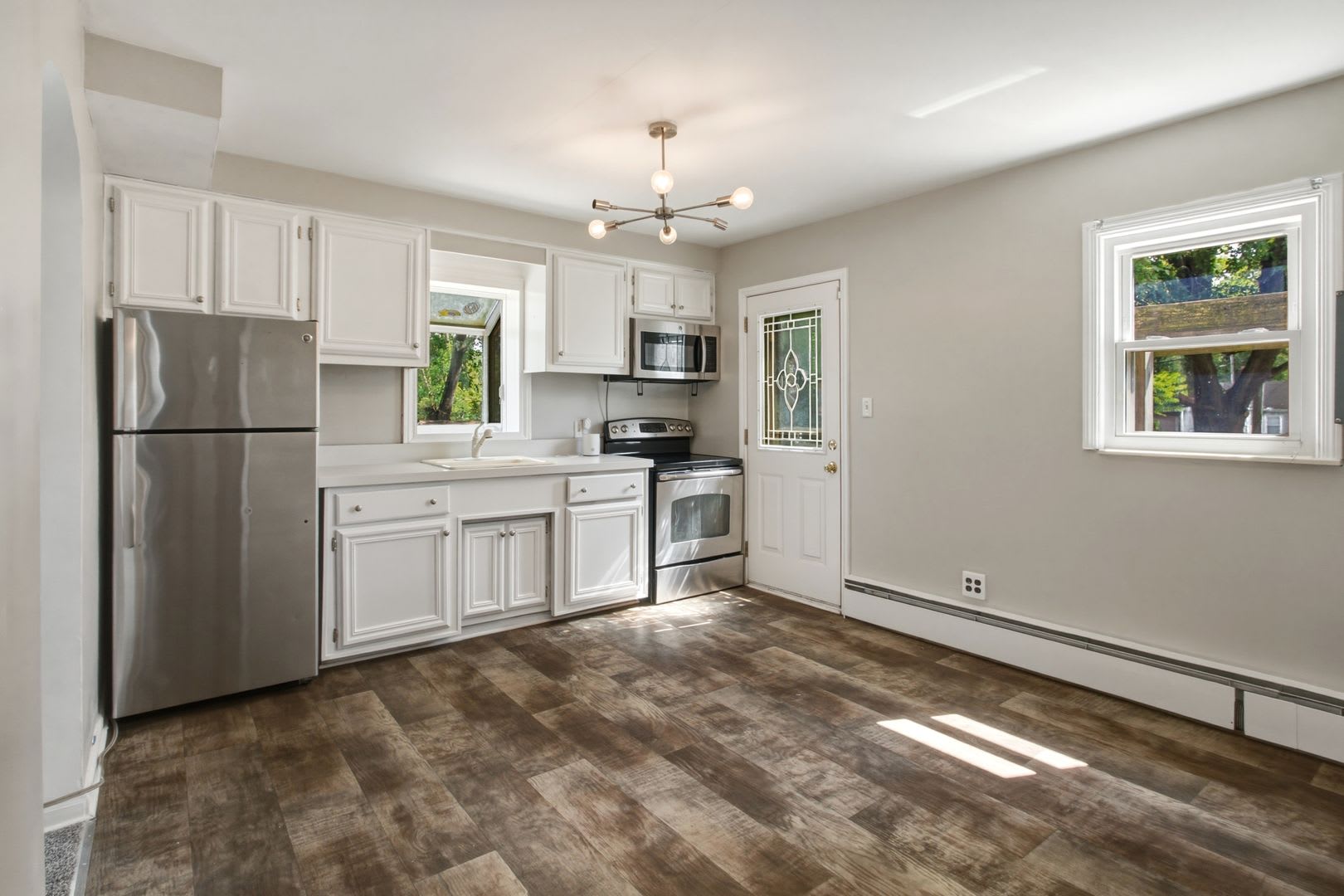 Beautiful Dearborn Heights Home – photo 3