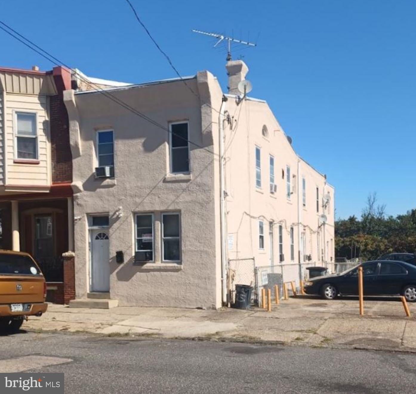 4621 E HOWELL Street – photo 1