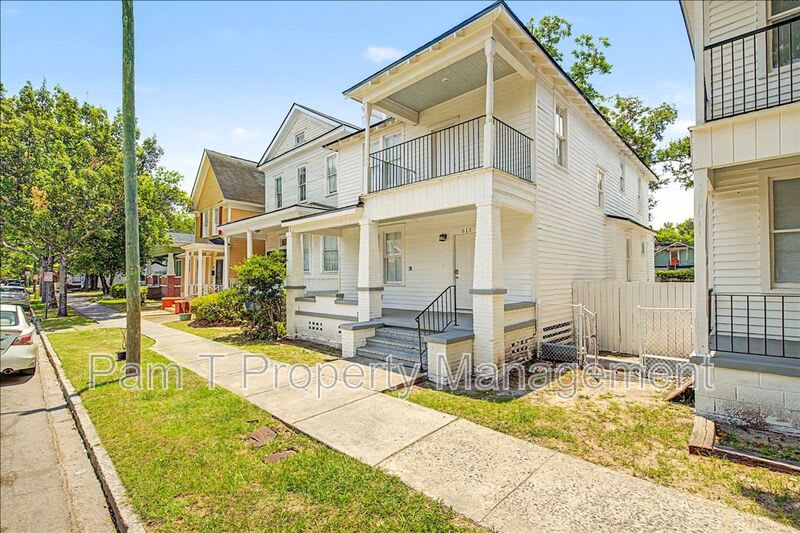 613 W 39th St – photo 2