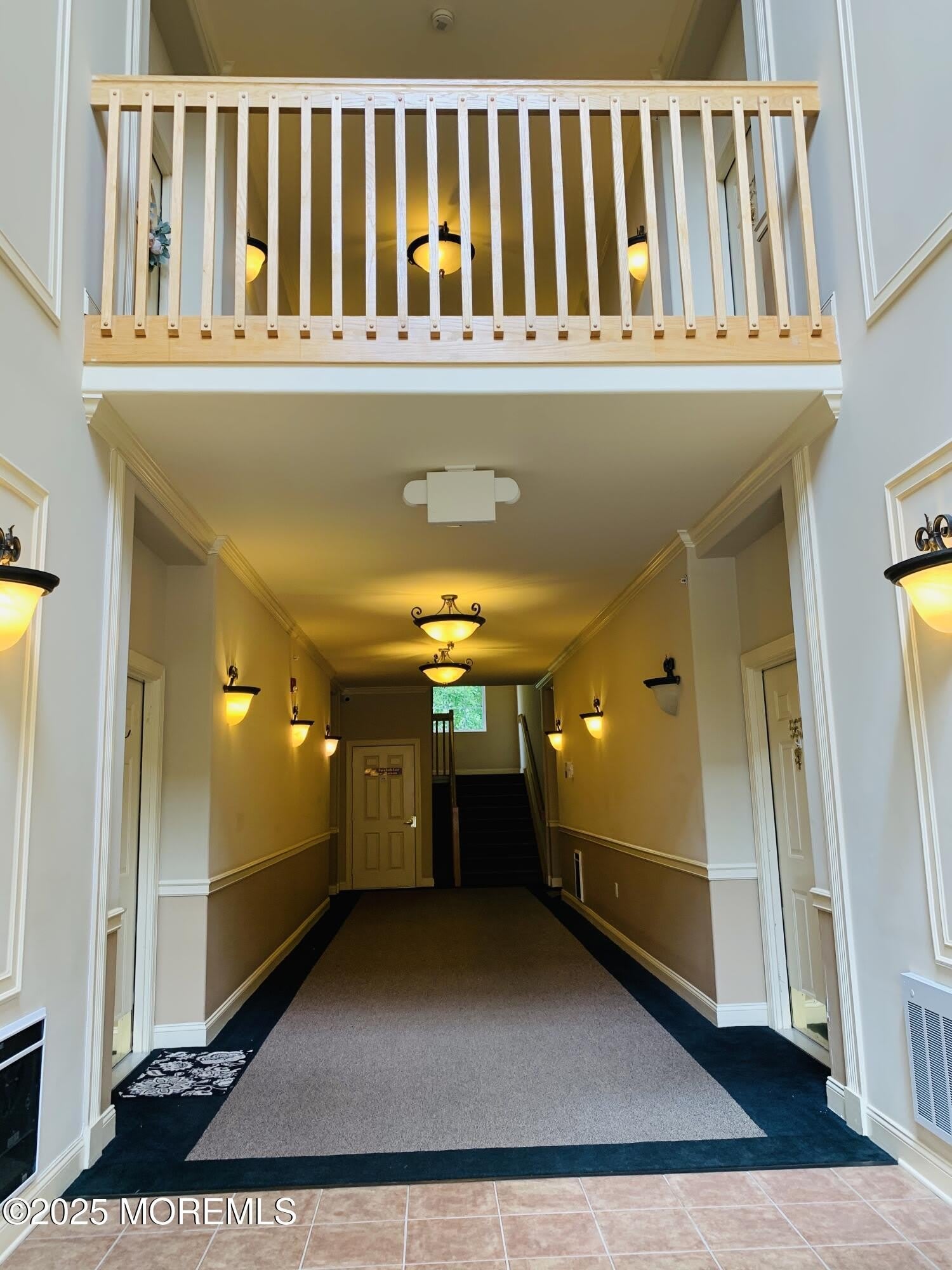 566 St Andrews Place – photo 2