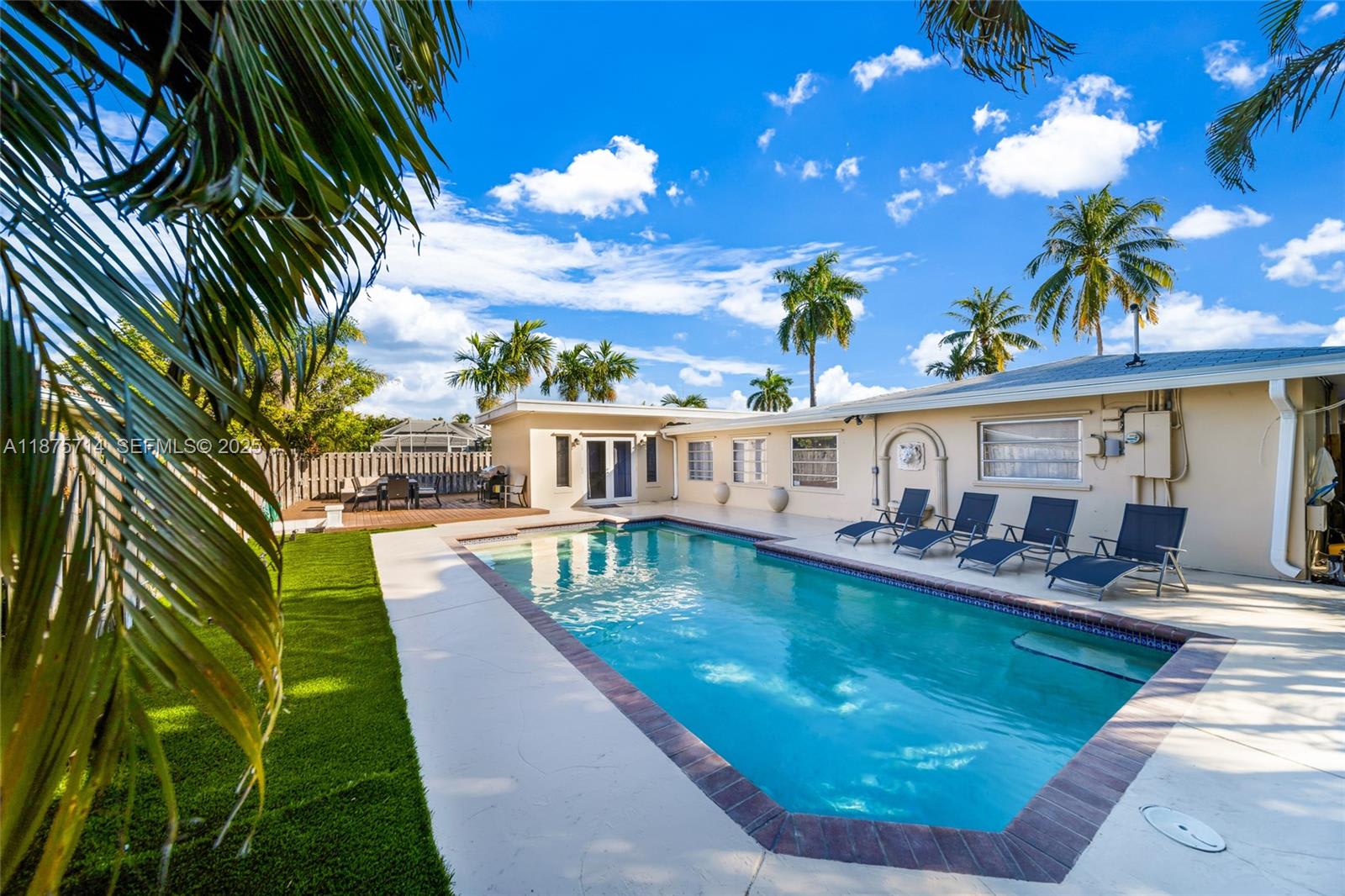 241 Oceanic Avenue – photo 1