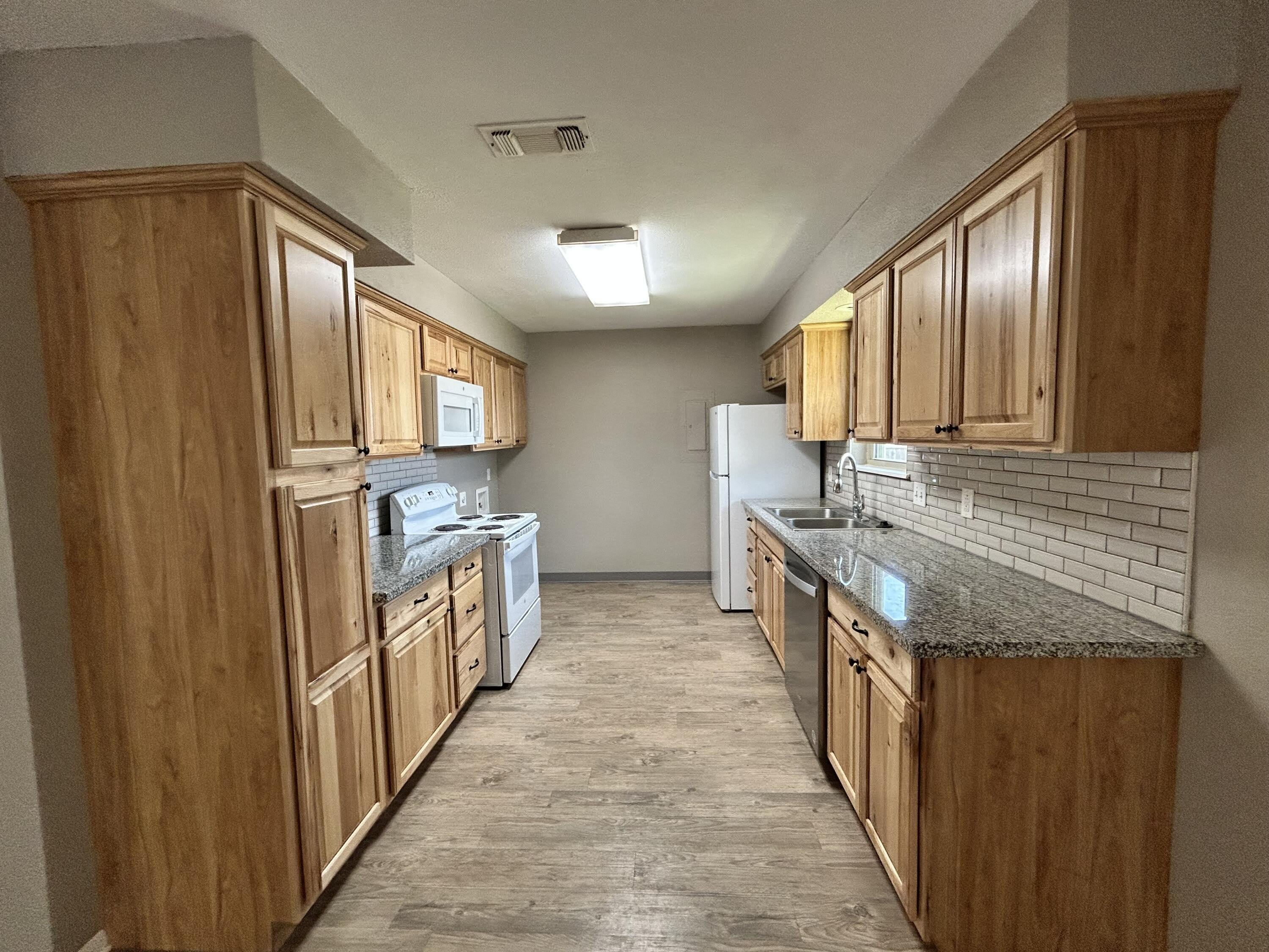 8219 Elkridge Avenue – photo 5
