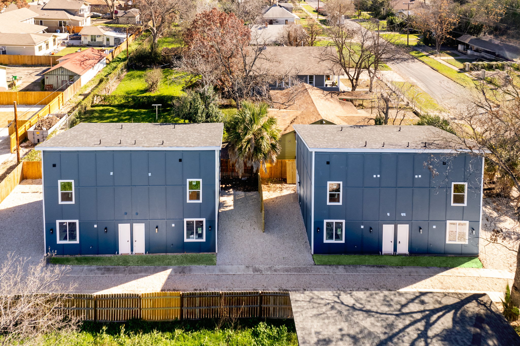 1005 Essex St – photo 3