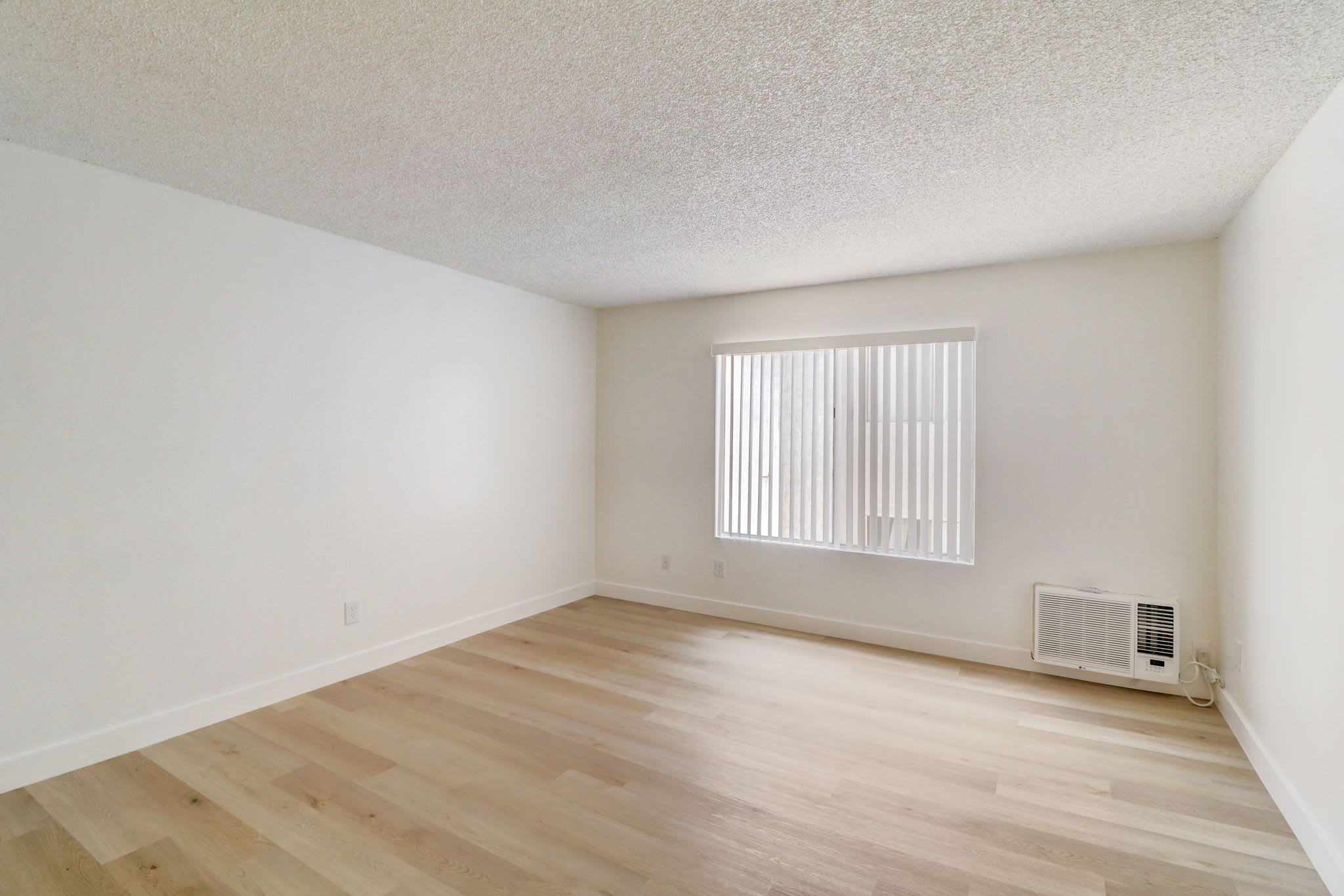 9765 Dale Avenue – photo 5