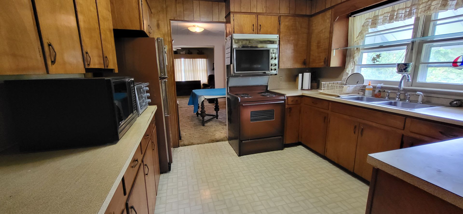2-bedroom, 1-bath partially furnished home – photo 4