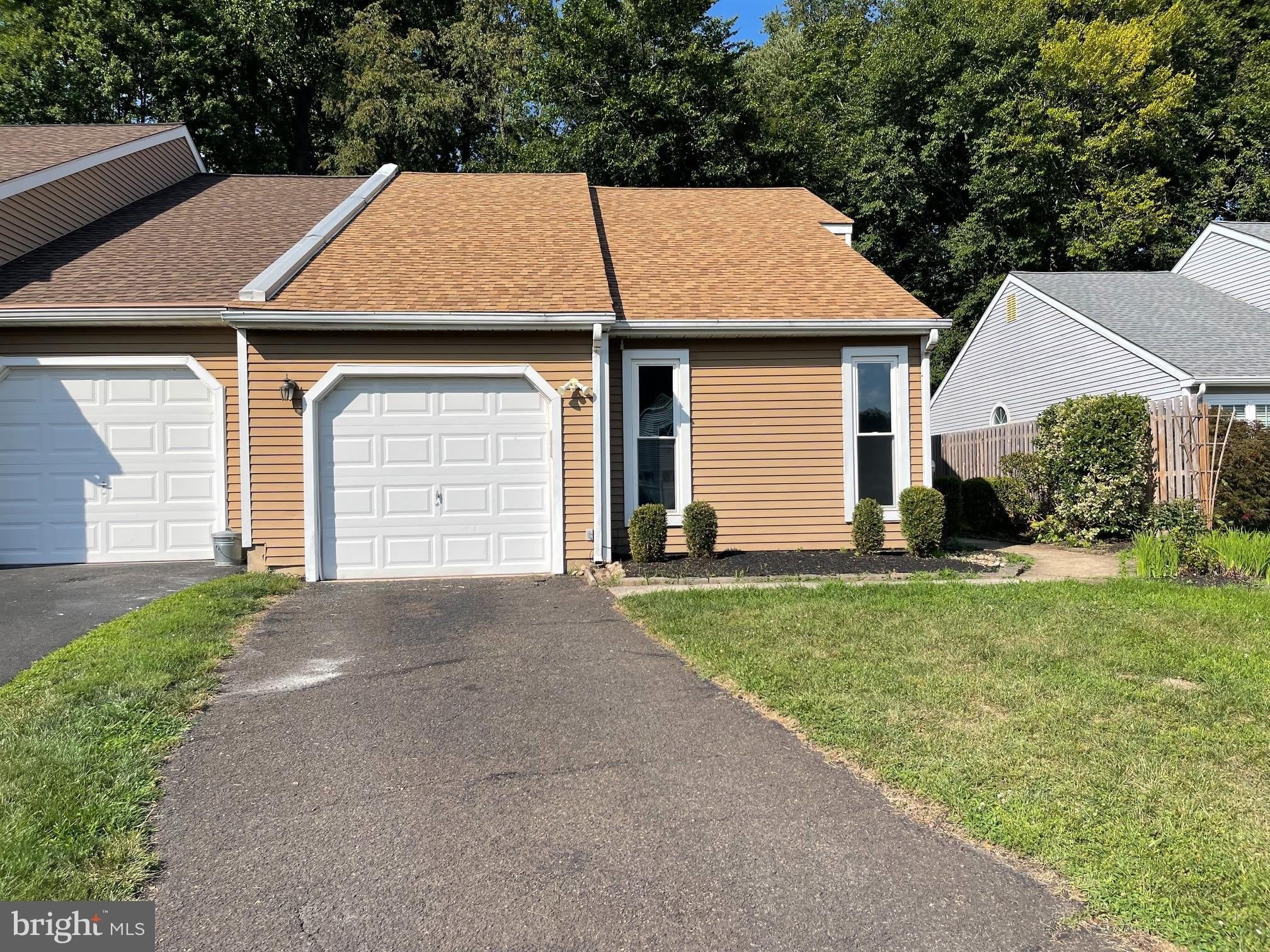 294 WOODS EDGE Place – photo 2