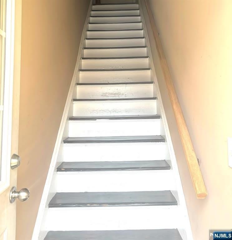 377 Henry Street – photo 4