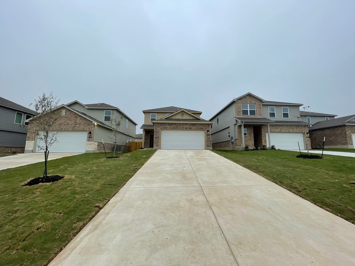 Step Right Up To Savings 250 Off Your First Month S Rent Spacious 4 Bed 2 5 Bath Home With Loft Fenced Backyard – photo 3