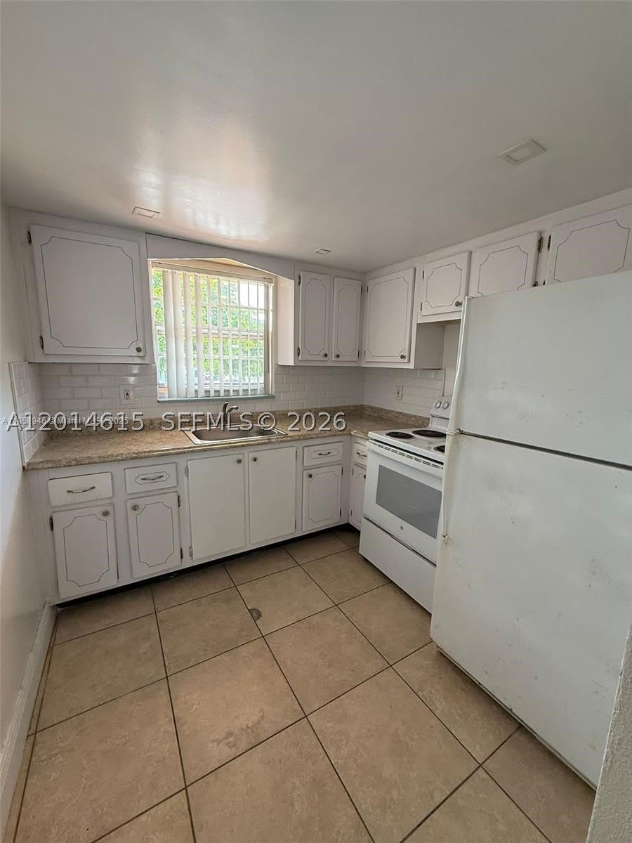 18707 NE 2nd Ave – photo 1
