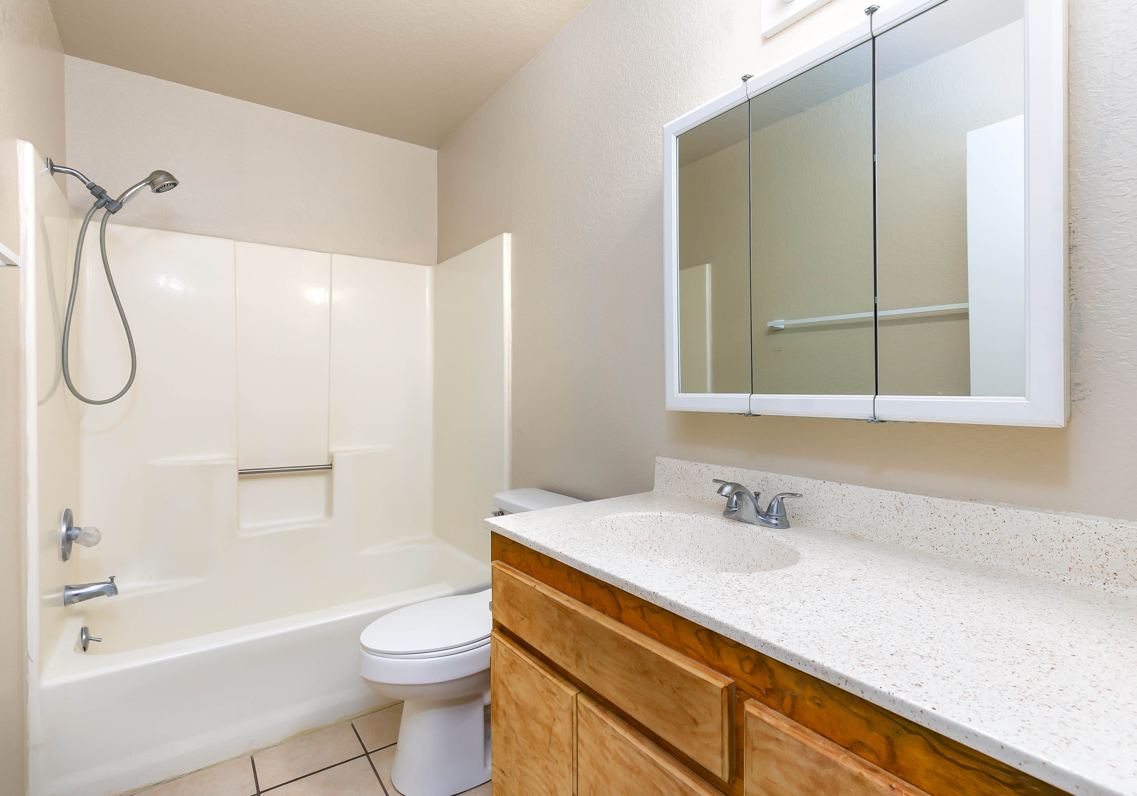 550 E Ave H 14 – photo 5