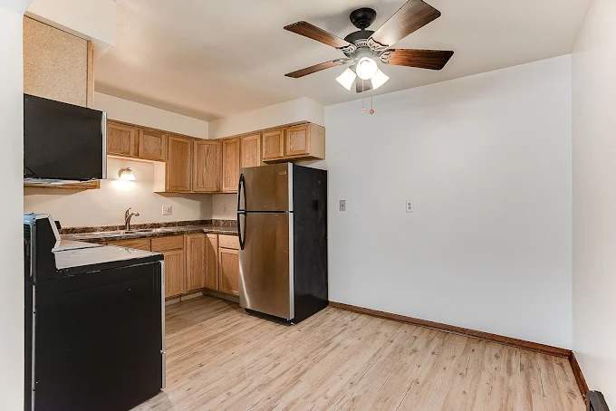 Mark Court Apartments – photo 2