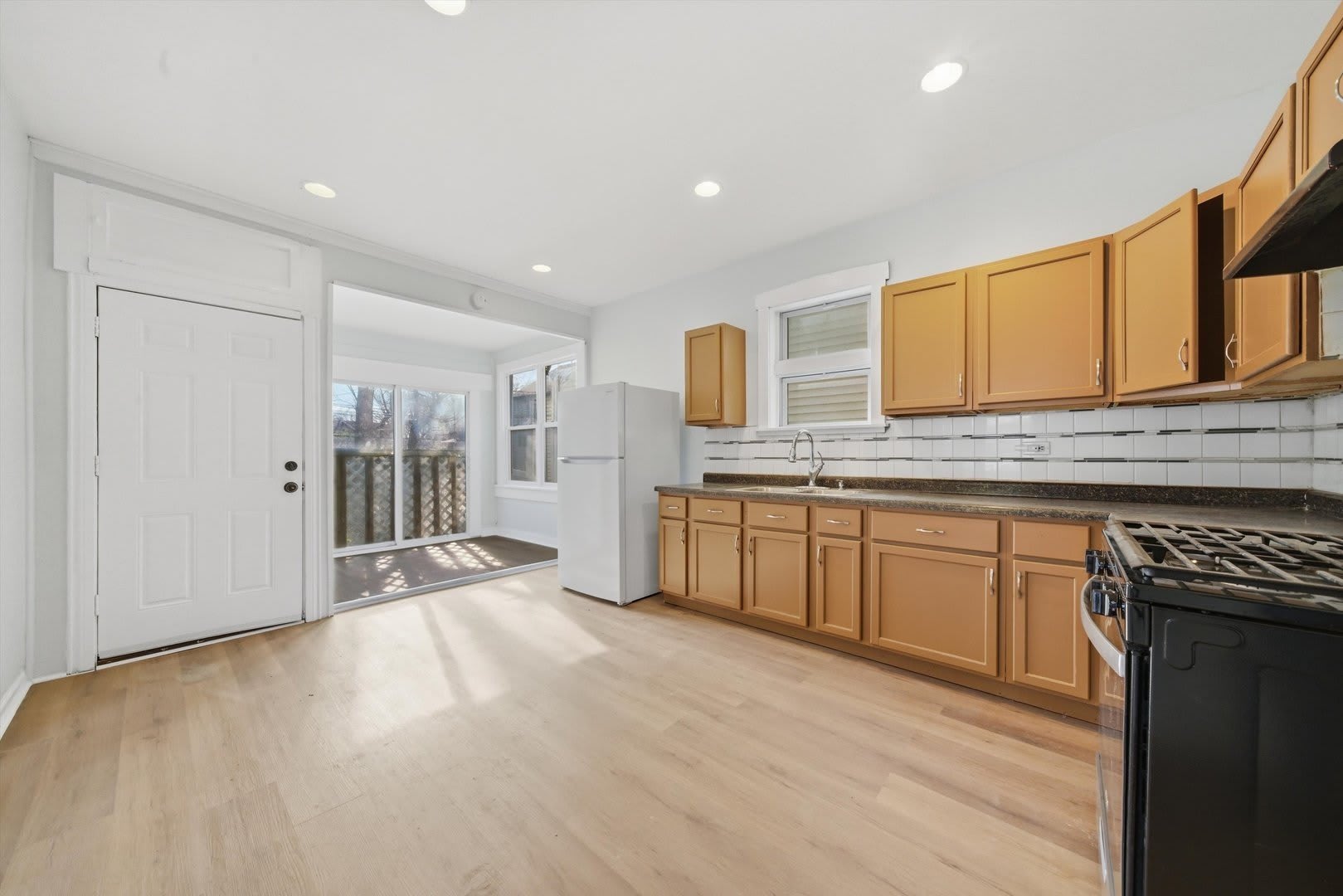 3311 N Kostner Avenue – photo 4