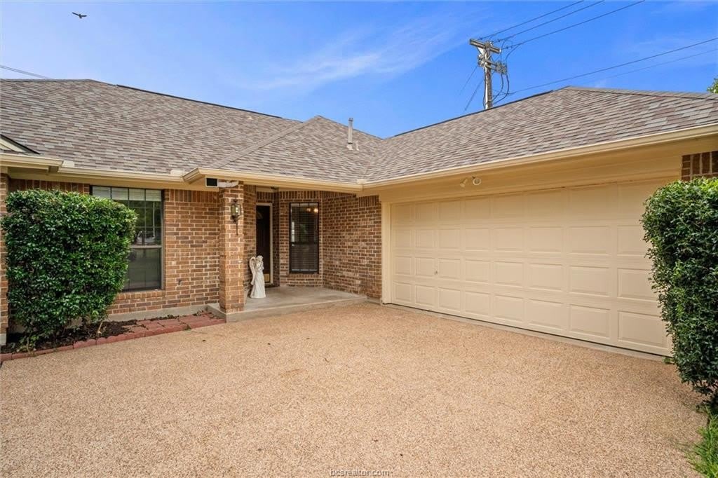600 Coachlight Court – photo 3