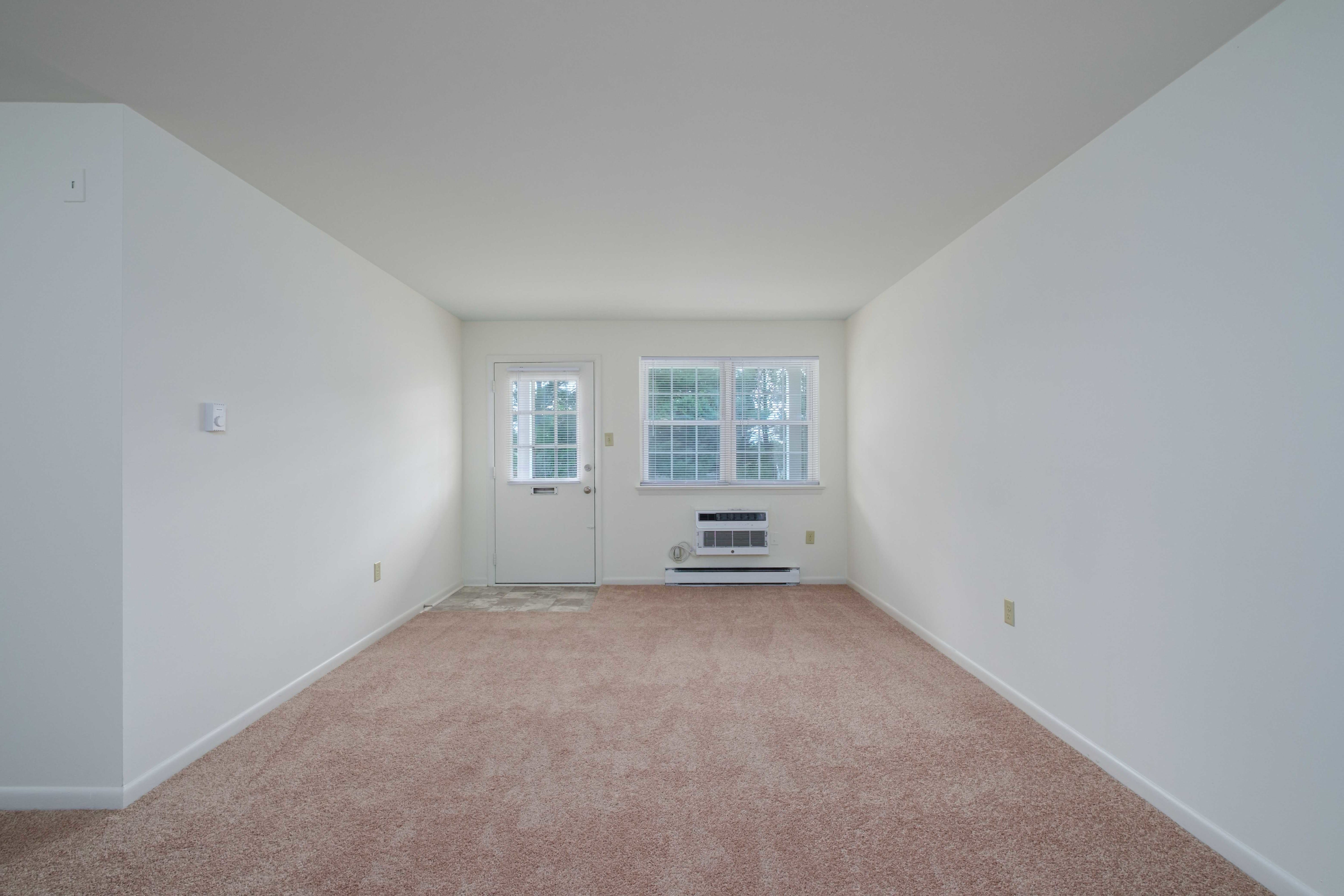 340 College Manor Ave Apt 4 – photo 4