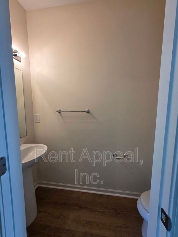 1490 Avalon Creek Road – photo 5