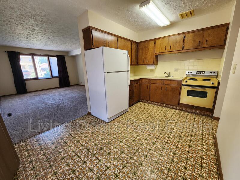 2043 South St – photo 2
