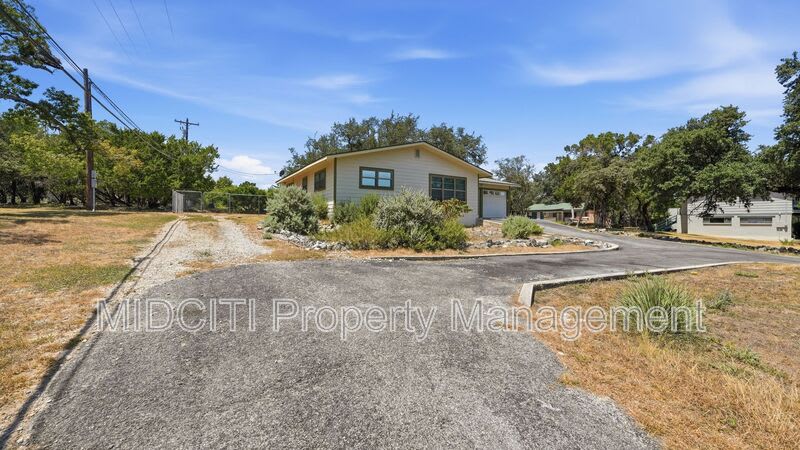 701 Luehlfing Dr – photo 3