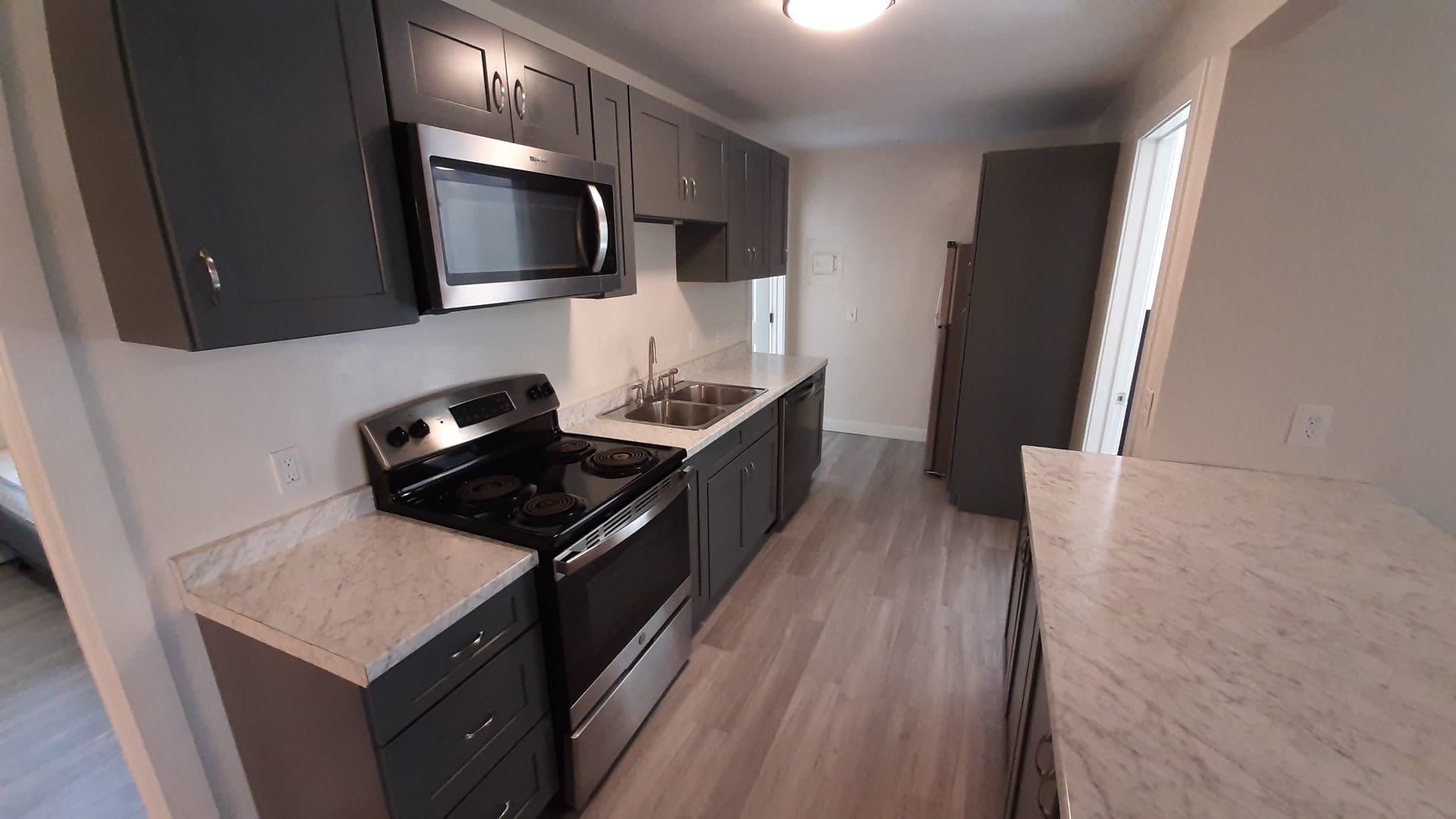 320 Hillview Pl – photo 2