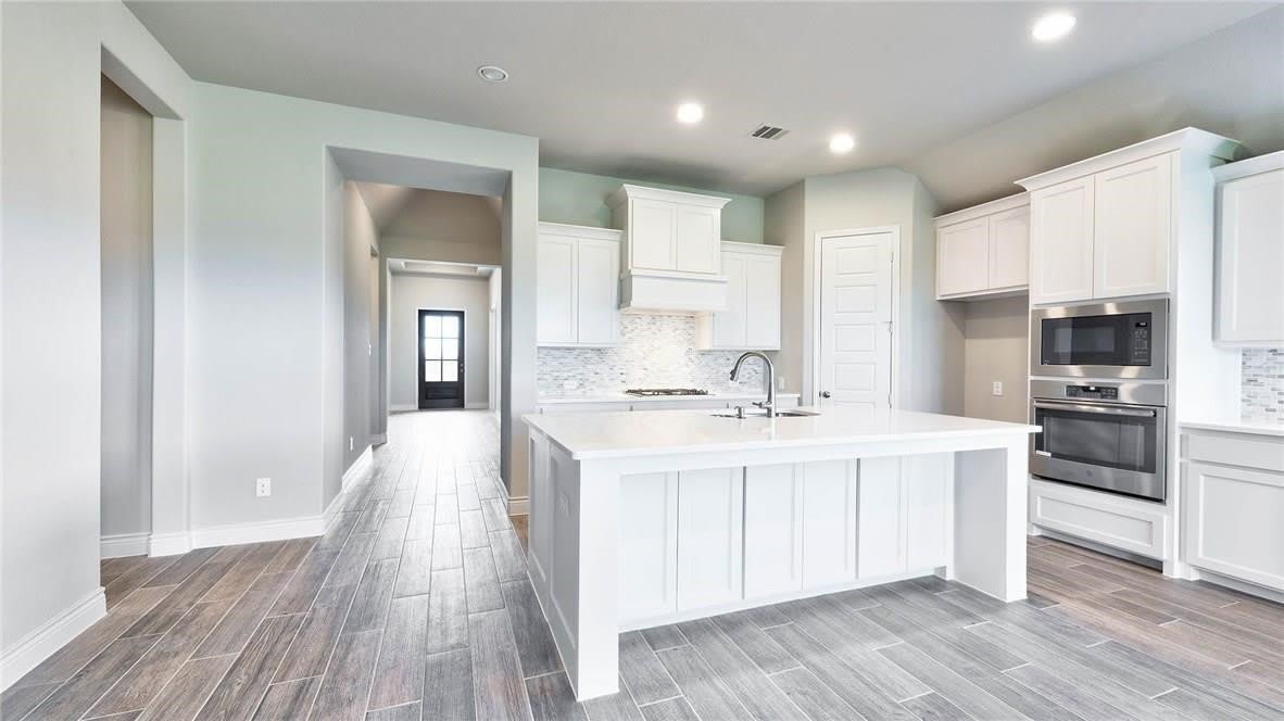 1730 Holmwood Drive – photo 3