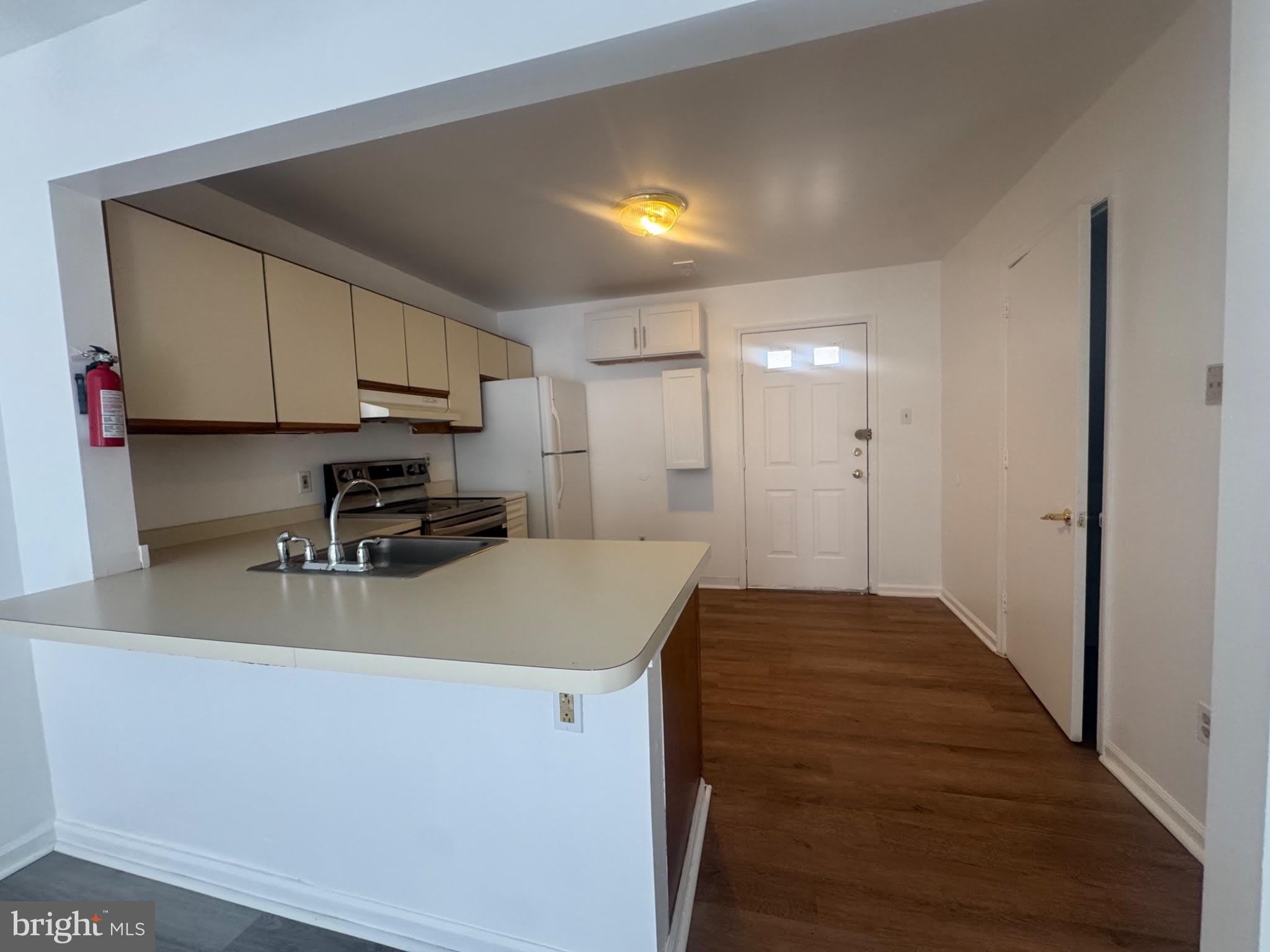 1107 Van Buren Way – photo 4