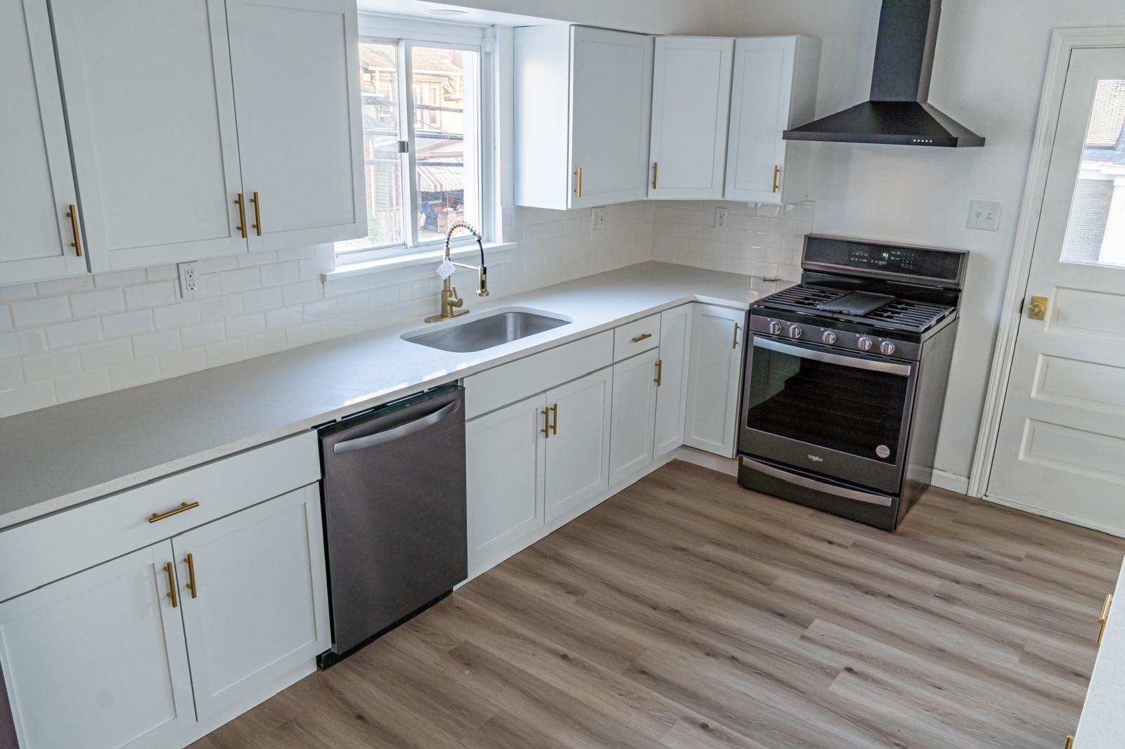 448 Eureka Street – photo 3