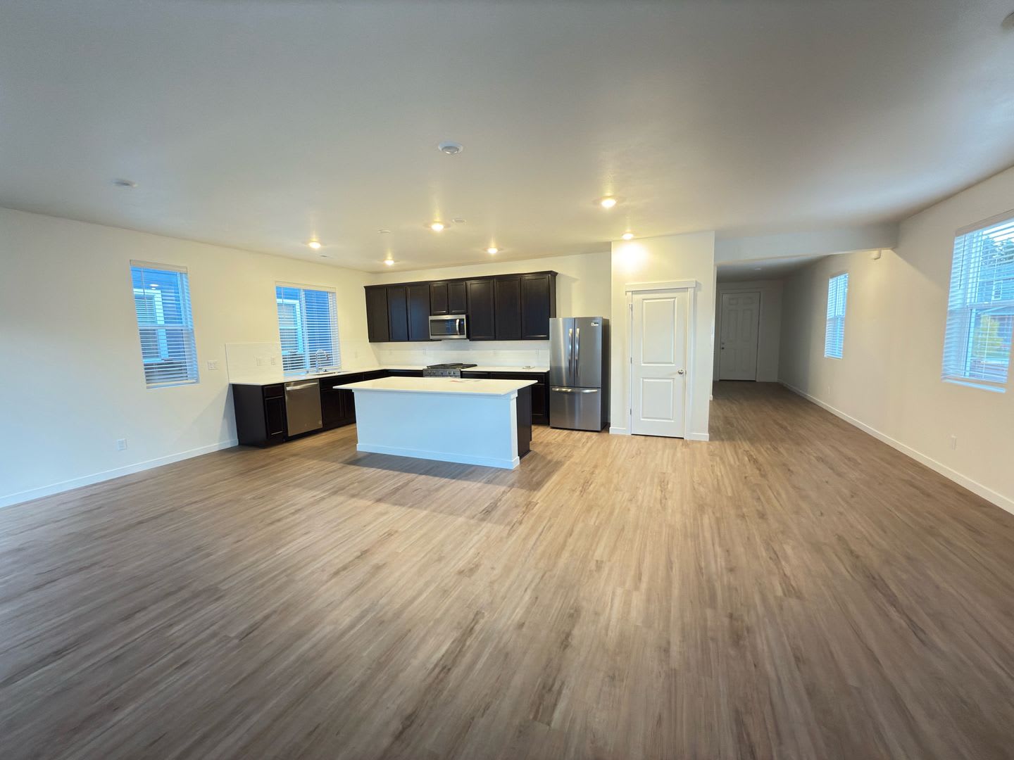 Beautiful New 5 Bedroom House in Covington – photo 2