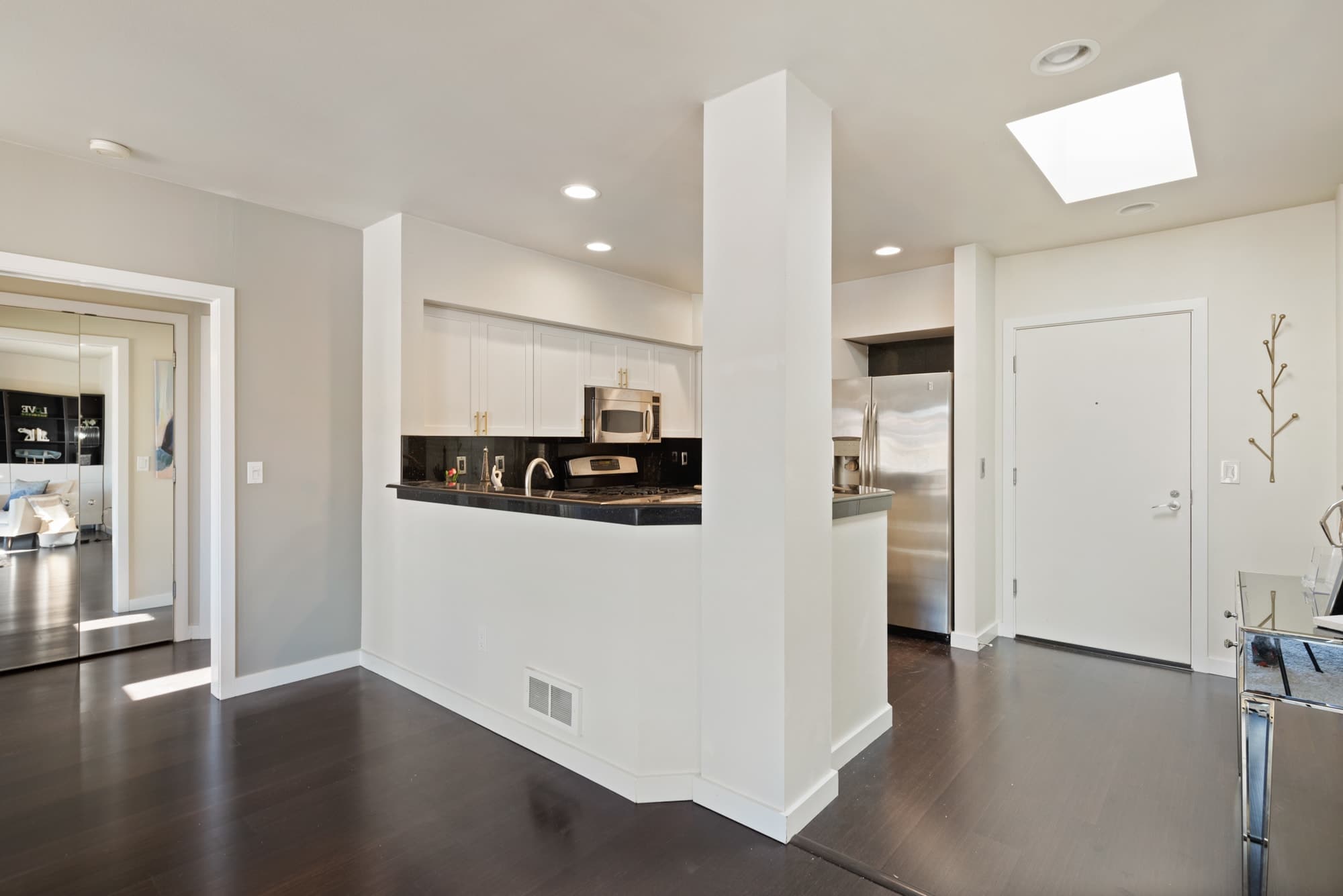 925 110th Avenue Northeast – photo 1