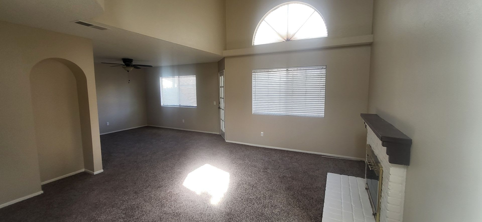 Nice 3 Br 2 5 Ba New Paint Carpet – photo 3