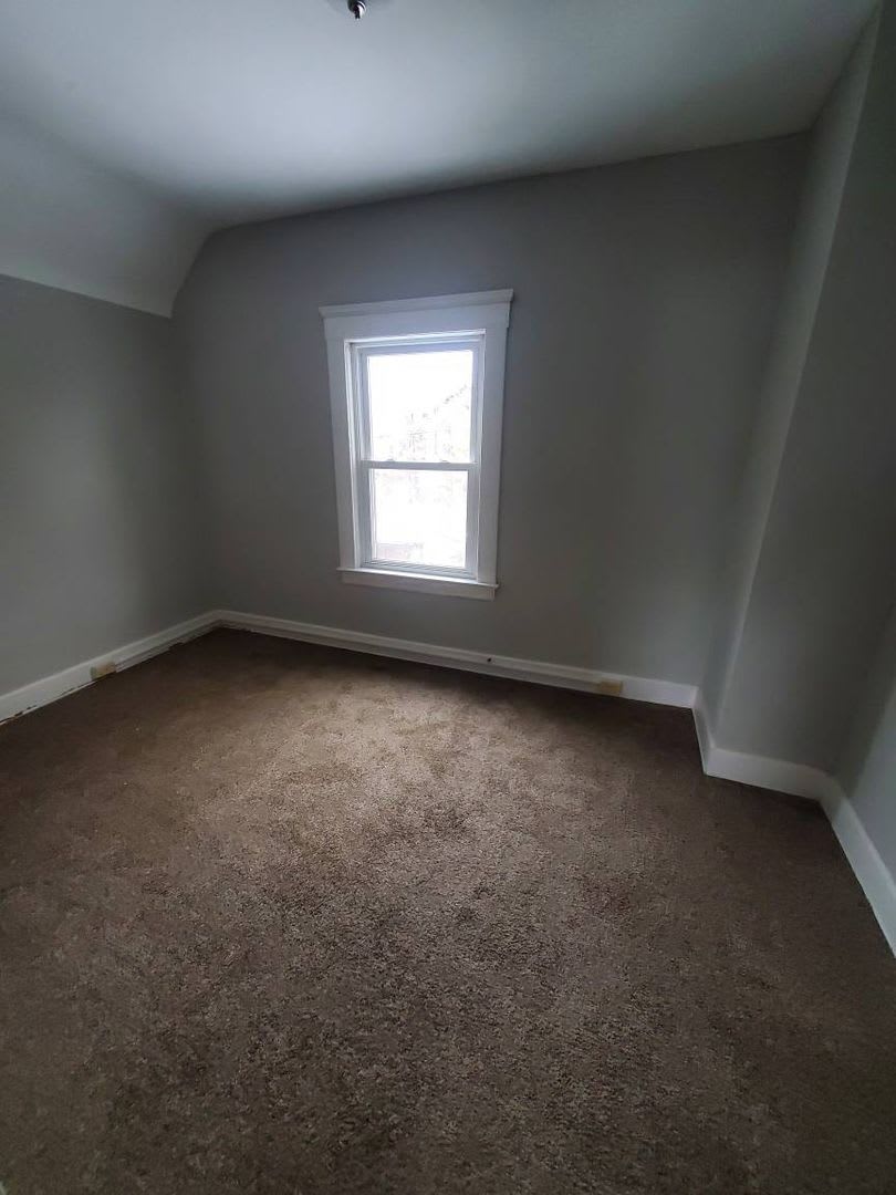 Charming 3-Bedroom Property in Prime Location (SECTION 8 VOUCHERS ACCEPTED) – photo 5
