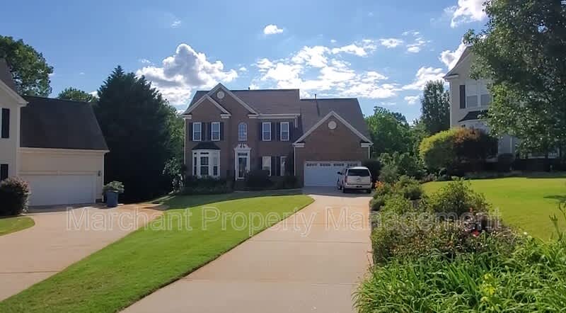 15 Silverthorn Court – photo 1